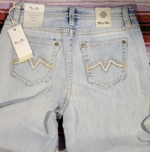 Miss Me size 30 Light Wash High Rise wide leg Jeans - Picture 2 of 14